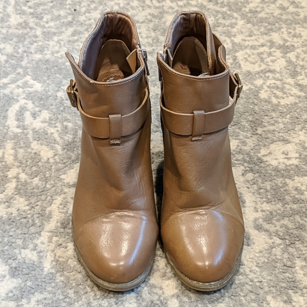 LC Lauren Conrad light brown booties